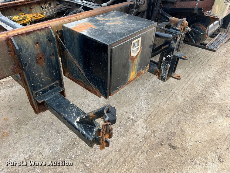 image for item MM9205 2009 International WorkStar 7500  truck cab and chassis