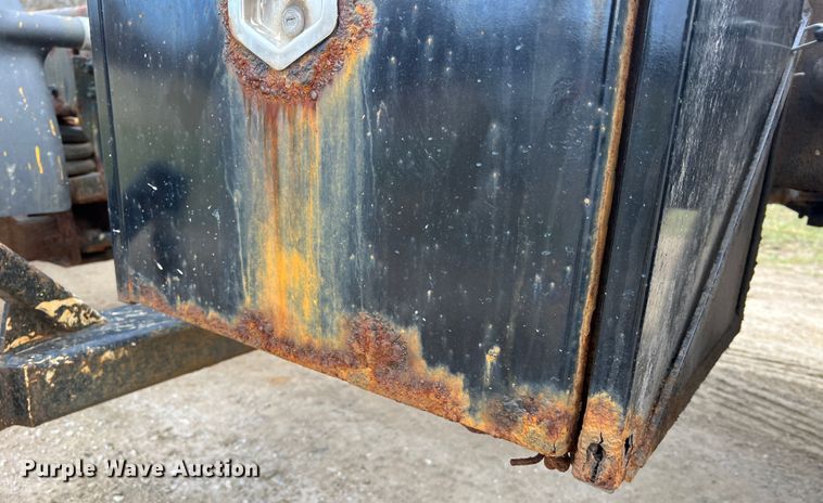 image for item MM9205 2009 International WorkStar 7500  truck cab and chassis