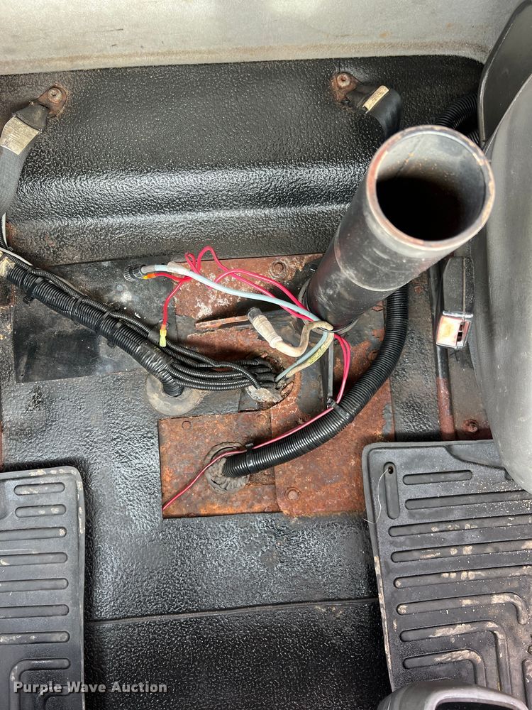 image for item MM9205 2009 International WorkStar 7500  truck cab and chassis