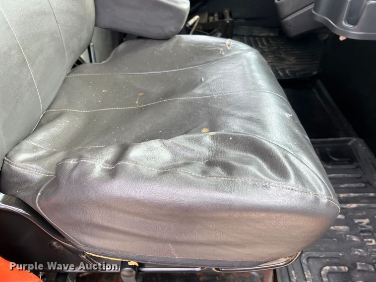 image for item MM9205 2009 International WorkStar 7500  truck cab and chassis