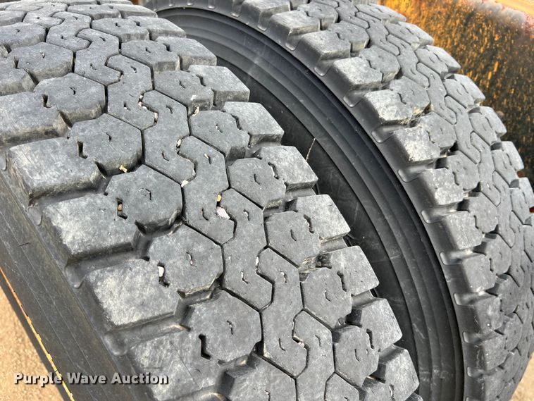 image for item MM9205 2009 International WorkStar 7500  truck cab and chassis