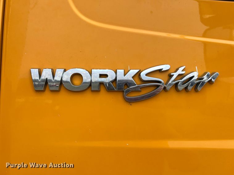 image for item MM9205 2009 International WorkStar 7500  truck cab and chassis