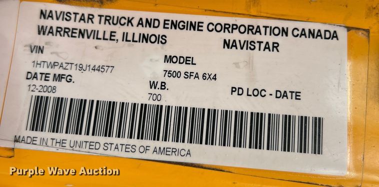 image for item MM9205 2009 International WorkStar 7500  truck cab and chassis