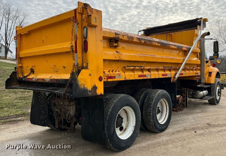 image for item MM9206 2007 International 7400  dump truck