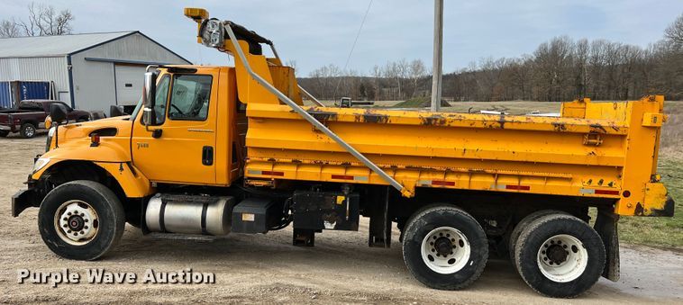 image for item MM9206 2007 International 7400  dump truck