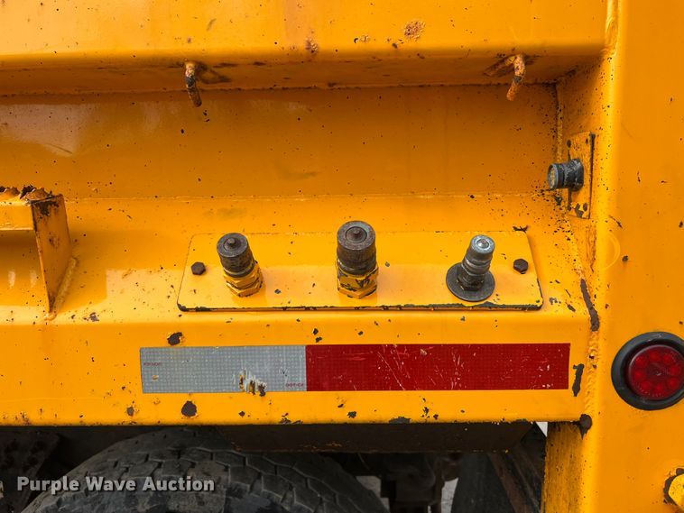 image for item MM9206 2007 International 7400  dump truck