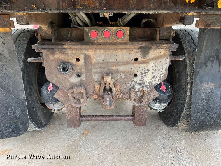 image for item MM9206 2007 International 7400  dump truck