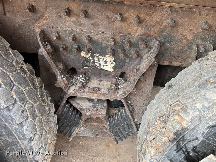 image for item MM9206 2007 International 7400  dump truck