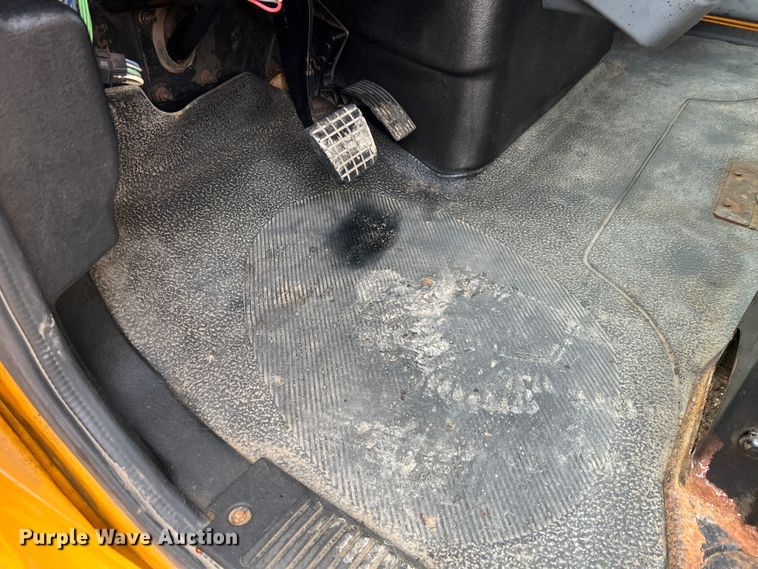 image for item MM9206 2007 International 7400  dump truck