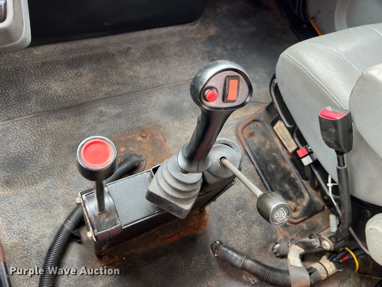 image for item MM9206 2007 International 7400  dump truck