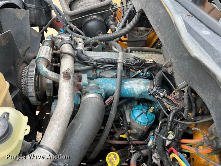 image for item MM9206 2007 International 7400  dump truck