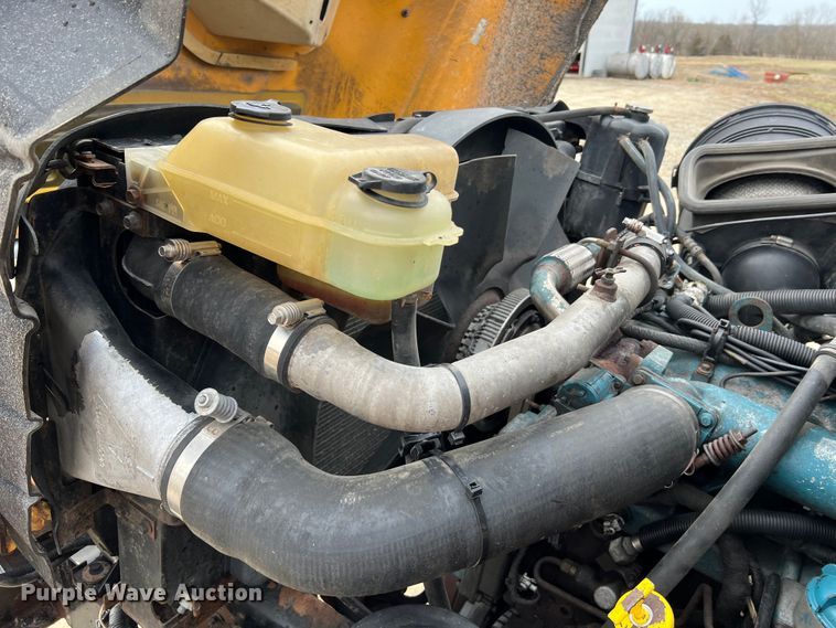 image for item MM9206 2007 International 7400  dump truck