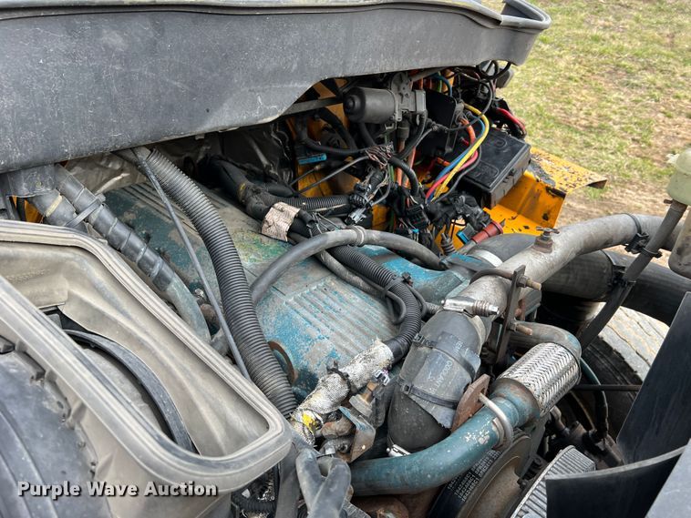 image for item MM9206 2007 International 7400  dump truck