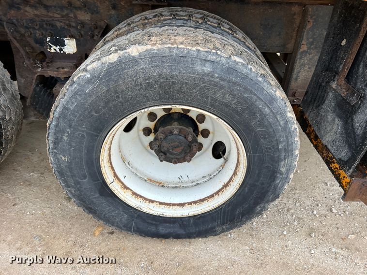 image for item MM9206 2007 International 7400  dump truck