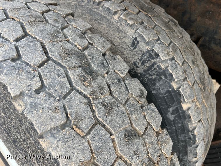 image for item MM9206 2007 International 7400  dump truck