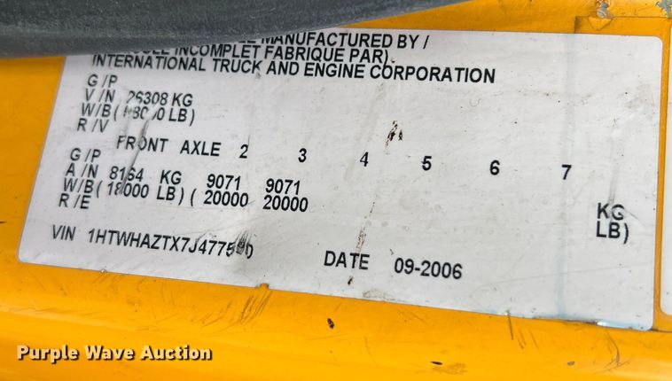 image for item MM9206 2007 International 7400  dump truck