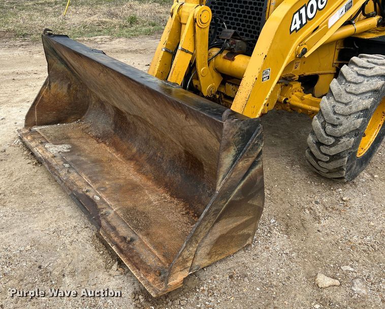 image for item MM9208 2005 John Deere 410G  backhoe