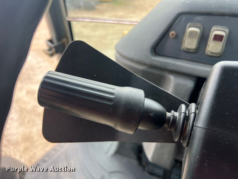 image for item MM9208 2005 John Deere 410G  backhoe