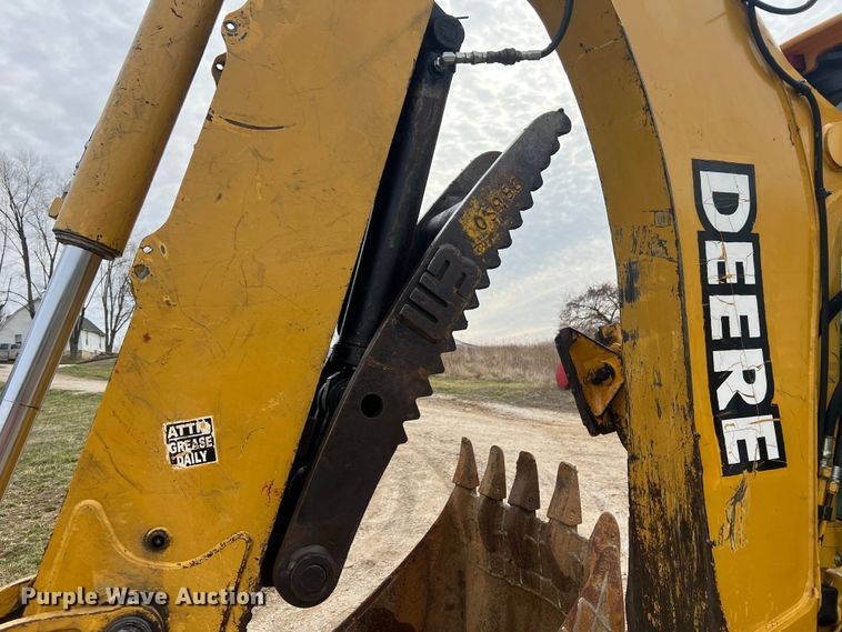 image for item MM9208 2005 John Deere 410G  backhoe