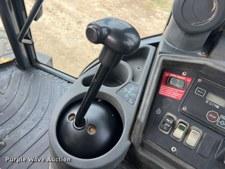 image for item MM9208 2005 John Deere 410G  backhoe