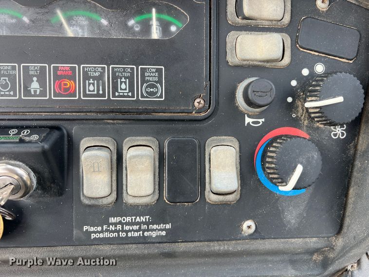 image for item MM9208 2005 John Deere 410G  backhoe