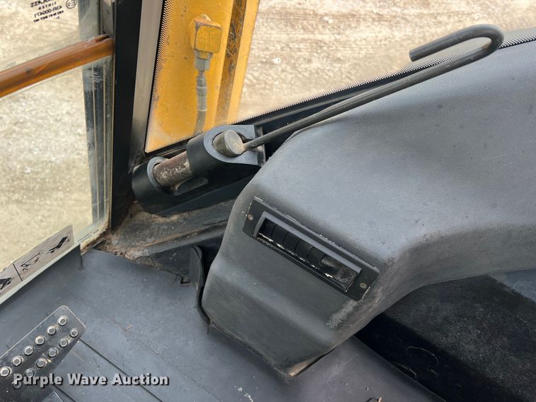 image for item MM9208 2005 John Deere 410G  backhoe