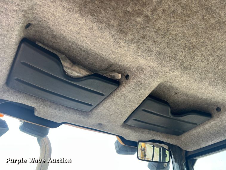 image for item MM9208 2005 John Deere 410G  backhoe