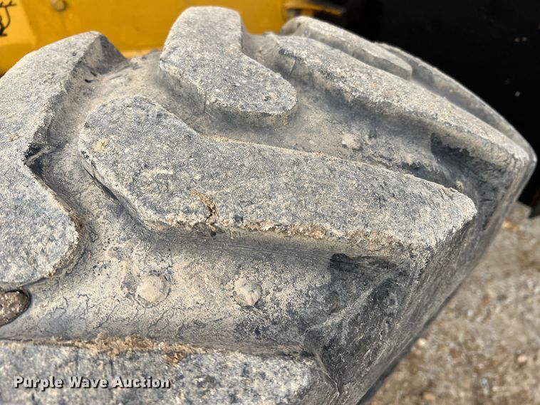 image for item MM9208 2005 John Deere 410G  backhoe