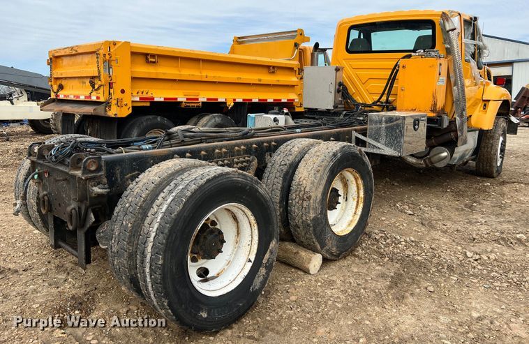 image for item MM9210 2016 International WorkStar 7500  truck cab and chassis