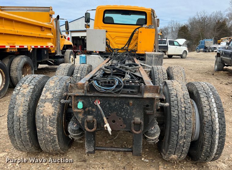 image for item MM9210 2016 International WorkStar 7500  truck cab and chassis