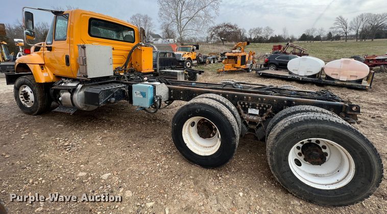 image for item MM9210 2016 International WorkStar 7500  truck cab and chassis
