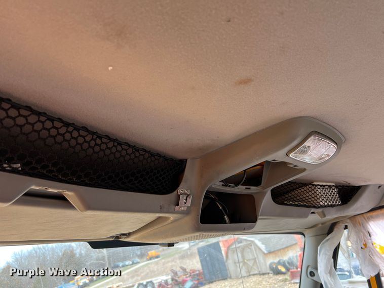 image for item MM9210 2016 International WorkStar 7500  truck cab and chassis