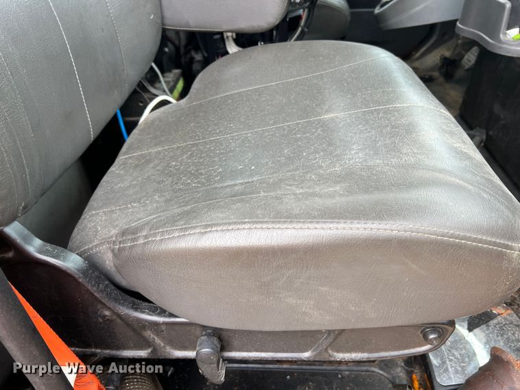 image for item MM9210 2016 International WorkStar 7500  truck cab and chassis