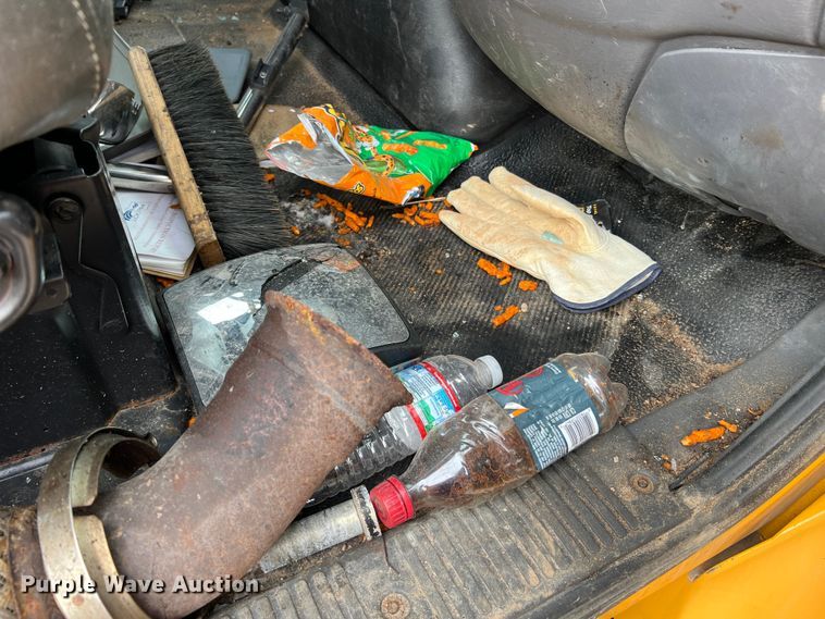 image for item MM9210 2016 International WorkStar 7500  truck cab and chassis