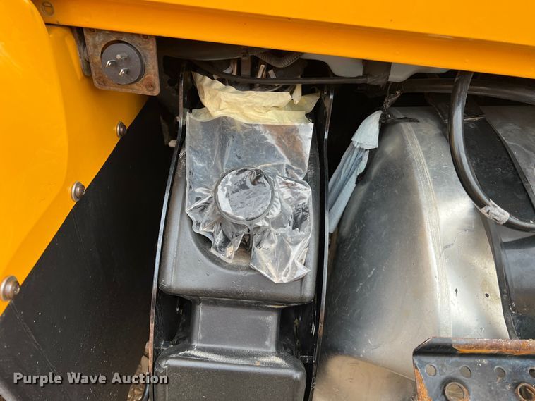 image for item MM9210 2016 International WorkStar 7500  truck cab and chassis