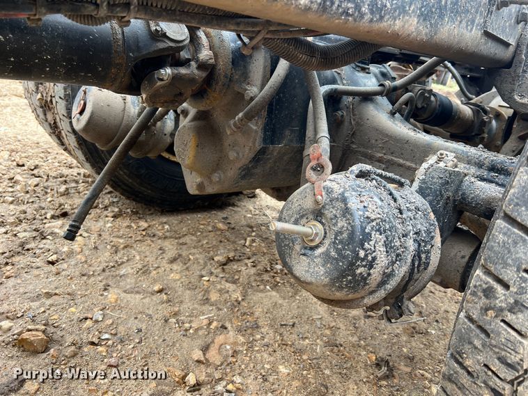 image for item MM9210 2016 International WorkStar 7500  truck cab and chassis