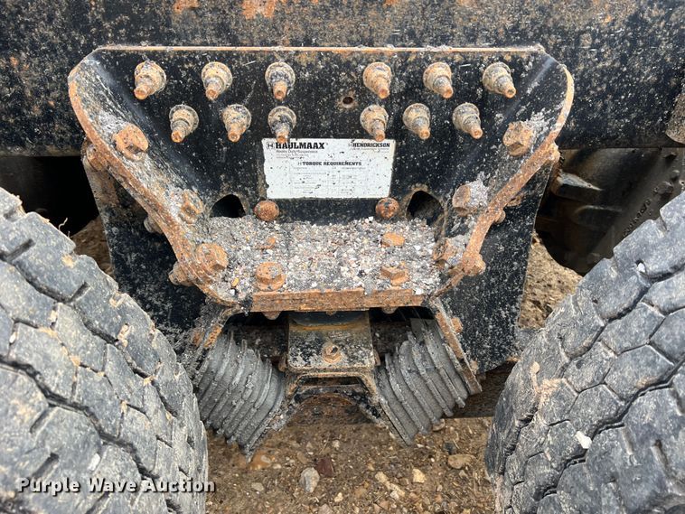 image for item MM9210 2016 International WorkStar 7500  truck cab and chassis