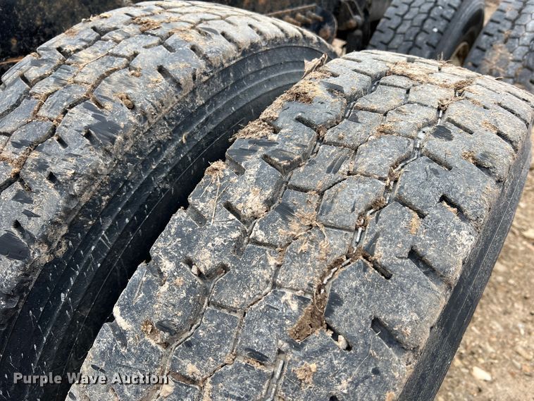 image for item MM9210 2016 International WorkStar 7500  truck cab and chassis