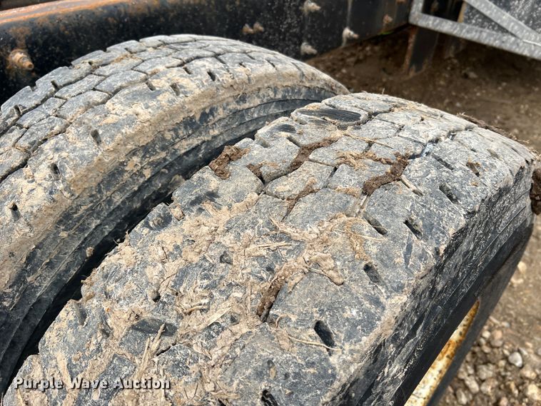 image for item MM9210 2016 International WorkStar 7500  truck cab and chassis