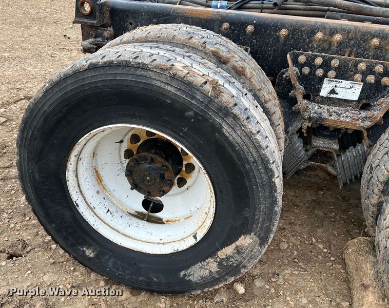 image for item MM9210 2016 International WorkStar 7500  truck cab and chassis