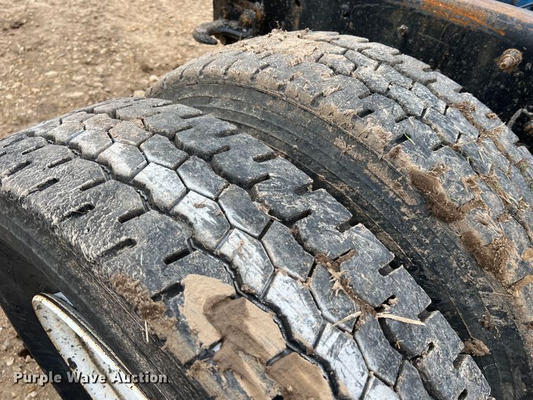 image for item MM9210 2016 International WorkStar 7500  truck cab and chassis