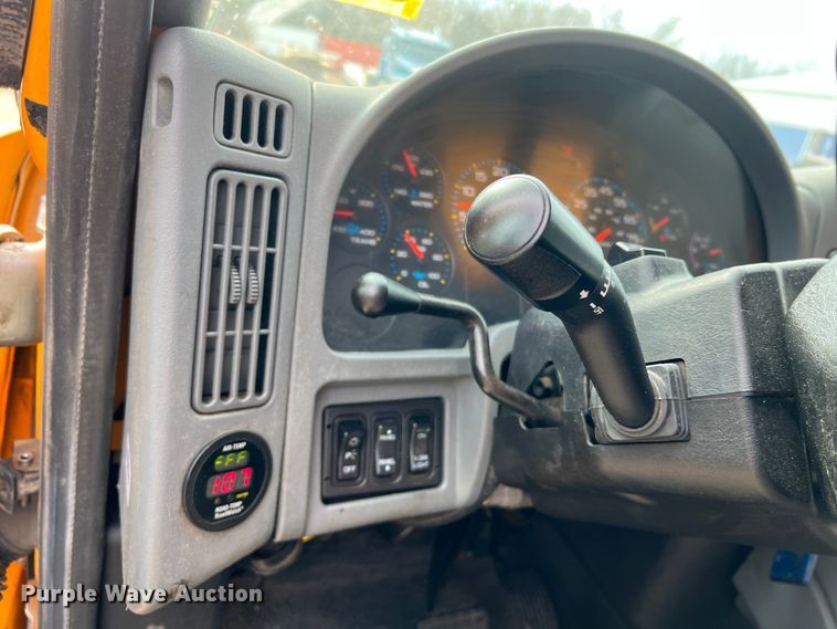 image for item MM9216 2006 International 7400  dump truck