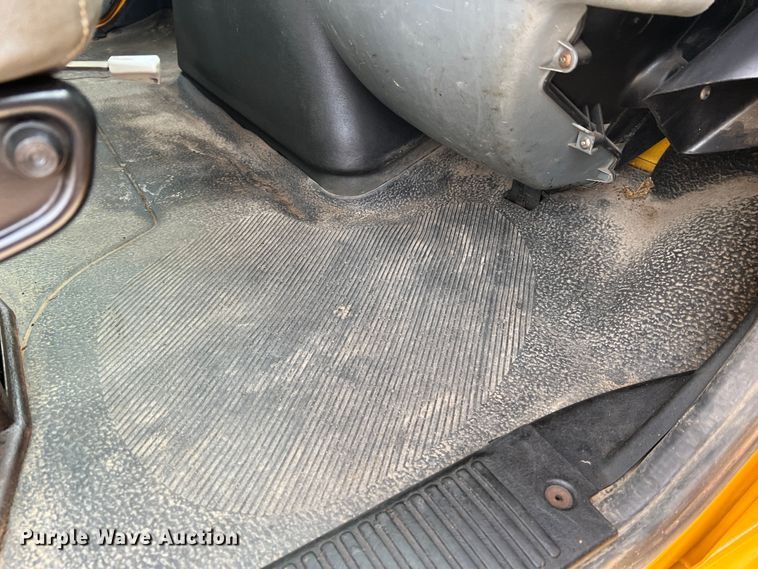 image for item MM9216 2006 International 7400  dump truck