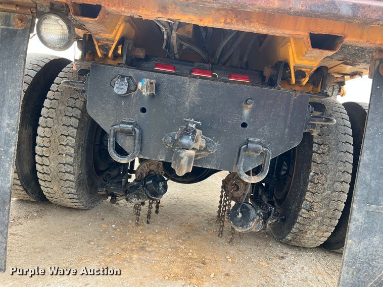 image for item MM9216 2006 International 7400  dump truck