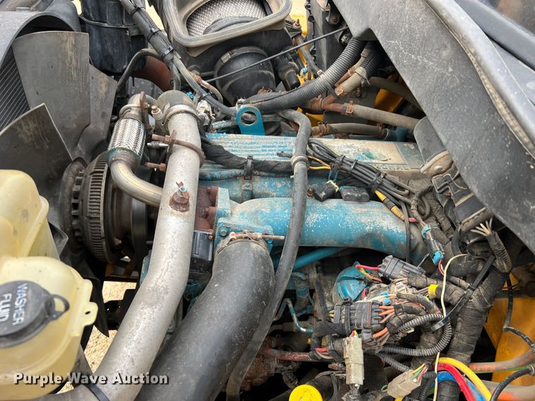 image for item MM9216 2006 International 7400  dump truck