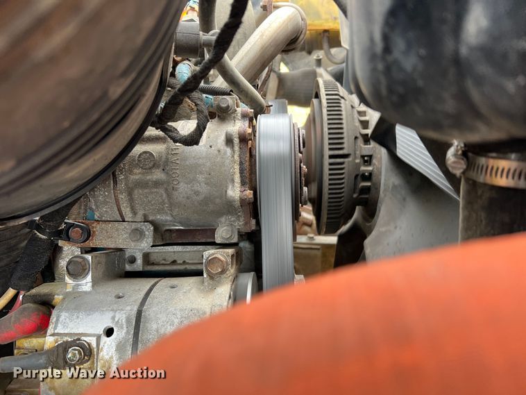 image for item MM9216 2006 International 7400  dump truck