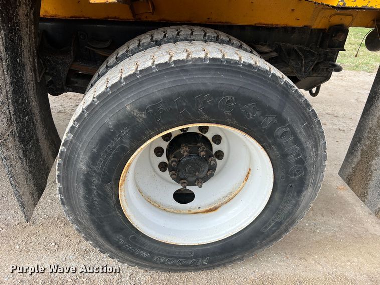 image for item MM9216 2006 International 7400  dump truck