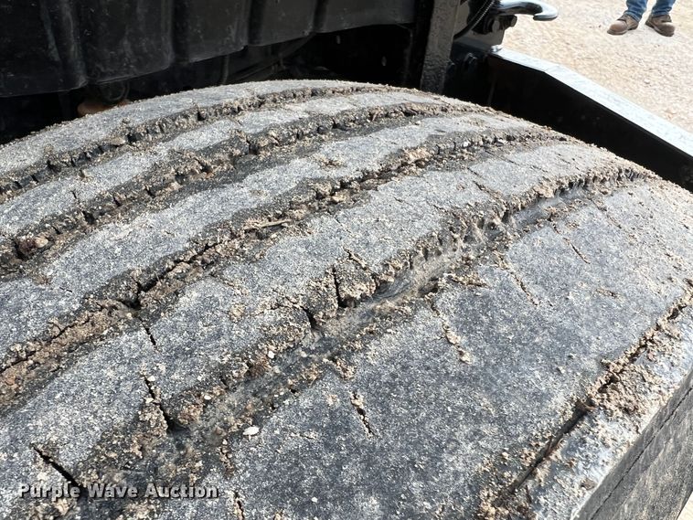 image for item MM9216 2006 International 7400  dump truck