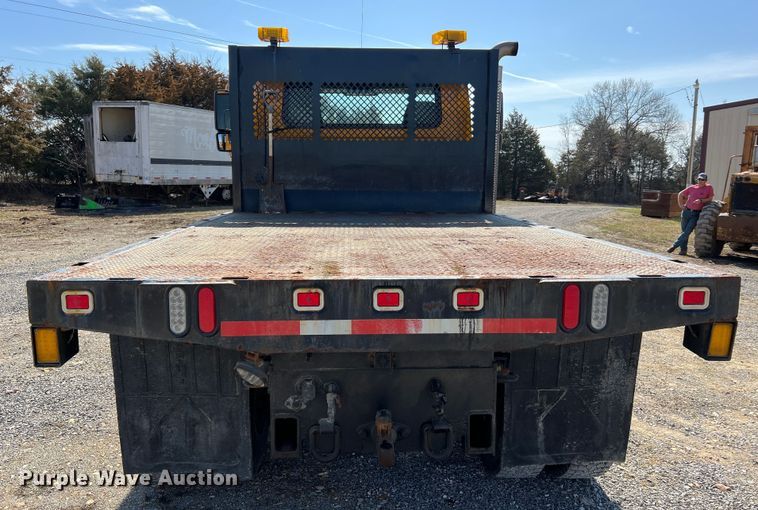 image for item MM9217 2006 International 7400  flatbed truck