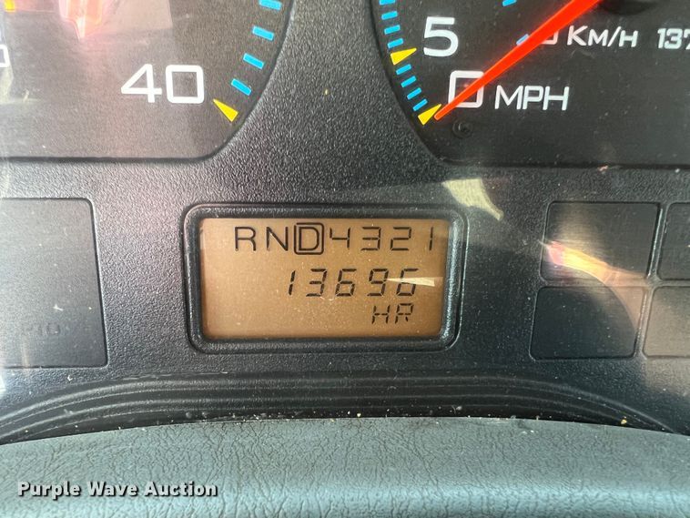 image for item MM9217 2006 International 7400  flatbed truck